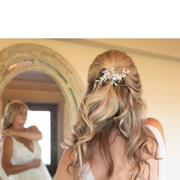 Lavish Wedding Gown - Picture 4 of 6